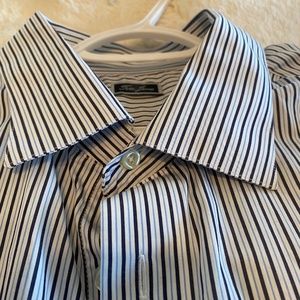 Custom fit Tom James mens dress shirt